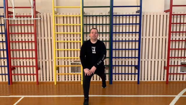 Соединение акробатических упражнений: прыжки и балансирования смотреть онлайн