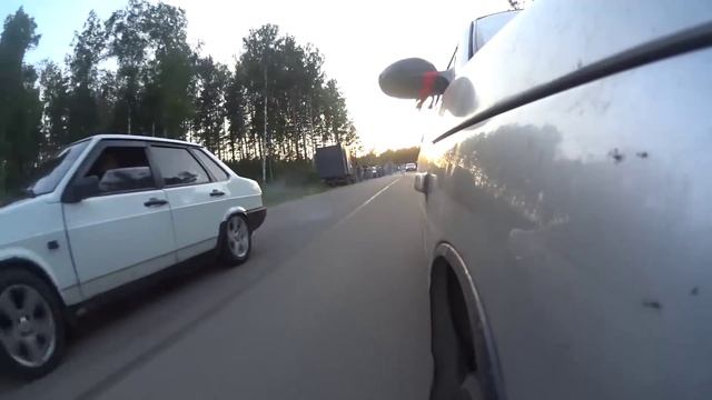 ВАЗ 2110 против ВАЗ 21099 смотреть онлайн