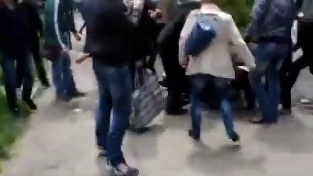 Это видео 9 мая 2014 года из Мариуполя. - This Video Is May 9 2014 From Mariupol.