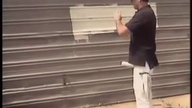 Off the wall - Joe Connolly Graffiti Buffing - Part 1 смотреть онлайн