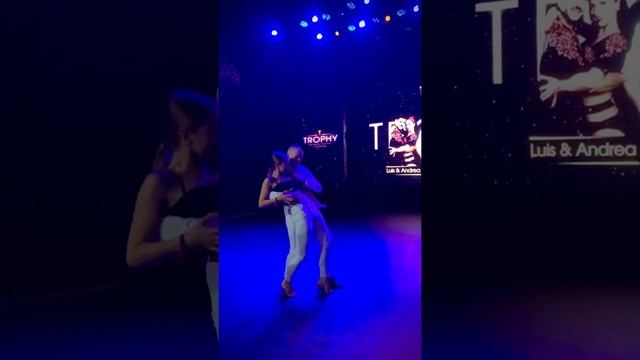 Антоний и Зарина с танцем Бачата, Bachata Sensual. смотреть онлайн