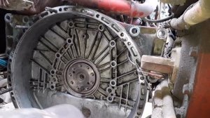 Volvo FM7 замена сальника двигателя и установка кожуха маховика