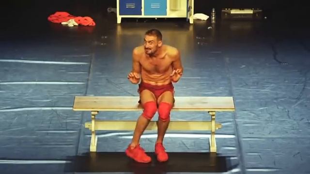 El Pollito Pío - 10 years later! смотреть онлайн