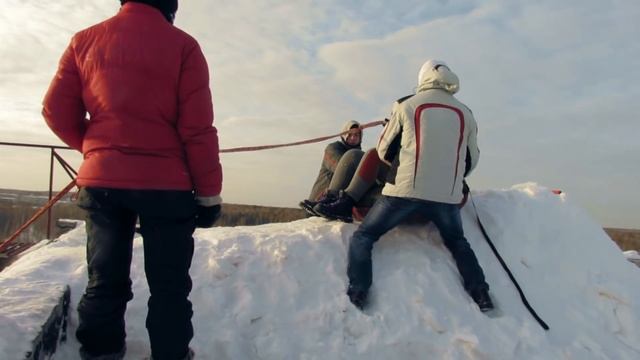Прыжки с 10 этажа. Суровый зимний rope jumping в Сибири. смотреть онлайн