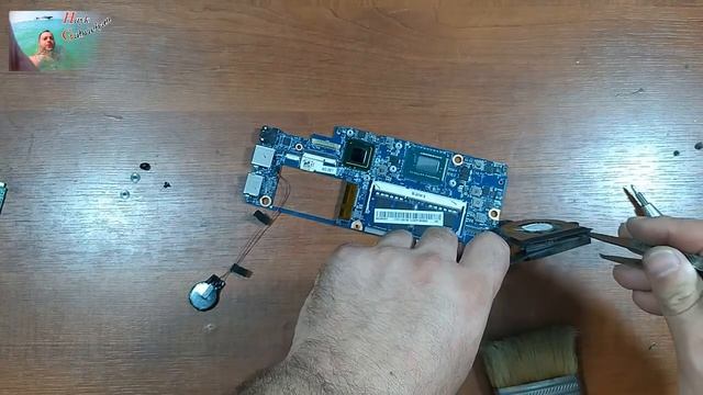 Lenovo Yoga 11 How to disassemble and reassemble laptop. Cleaning the notebook from dust. смотреть онлайн