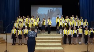 Песня Мир  Исполняет  хор Угутской СОШ