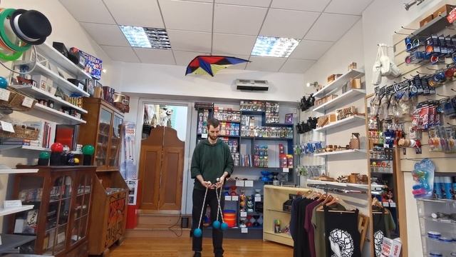 Beginner Poi Juggling Tutorial - Part 3 - Wall plane and the multiplex launch смотреть онлайн