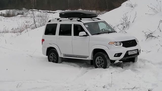 УАЗ ПАТРИОТ на автомате 2021г. В карьерах Псковской области!!!Внедорожный тест/Едем по снегу!