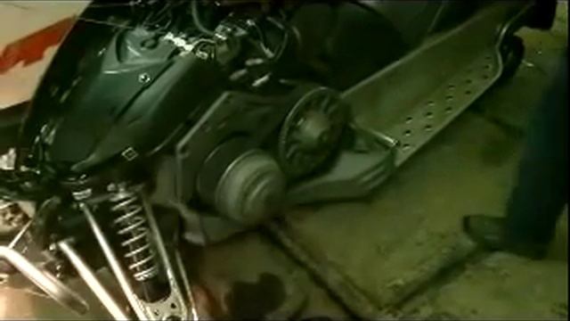 Запуск четырехтактного двигателя руками!!!.mp4 смотреть онлайн