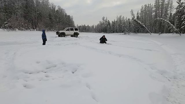 ЗИМНЯЯ РЫБАЛКА В ГЛУХОЗИМЬЕ 2023 НА ТАЁЖНОЙ РЕКЕ ЕТЫ-ПУР! А РЫБЫ У НАС ВАЛОМ, НО НЕКЛЮЁТ СЕГОДНЯ))) смотреть онлайн