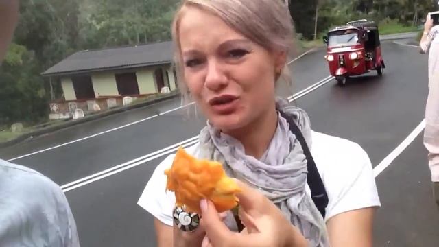 Покупаем фрукты в Шри-Ланке смотреть онлайн