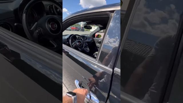 Fiat e500 Sport смотреть онлайн