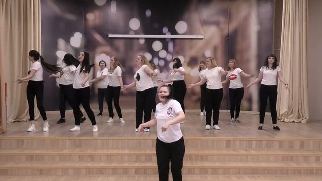 Флешмоб "Ягода малинка" с преподавателями МБОУ "СОШ № 109" смотреть онлайн