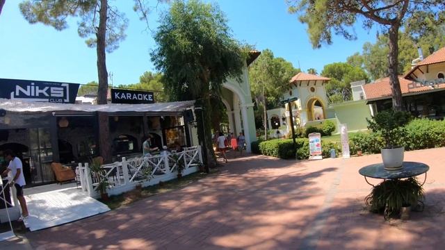 Кемер ??Турция.Обзор самого лучшего пляжа Лунный свет.Берег ,шезлонги ,зонты,кафе инфраструктура. смотреть онлайн