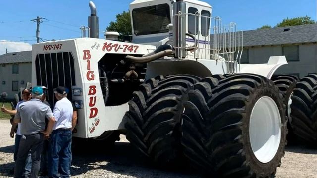 САМЫЙ БОЛЬШОЙ трактор в мире | Big Bud 747 смотреть онлайн