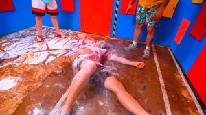 100 ТАЙНЫХ ДВЕРЕЙ и ТОЛЬКО ОДНА ТЕБЯ СПАСЕТ !