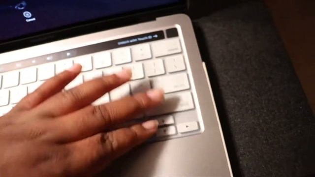 Macbook Pro Unboxing, Accessories, and Customization смотреть онлайн