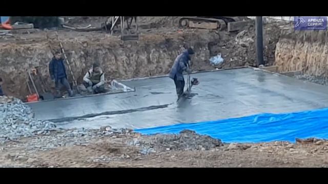 Работа виброрейкой 3 метра при заливке фундаментной плиты. Как правильно работать смотреть онлайн