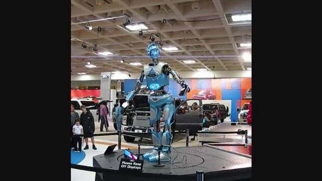 2007 SF Auto Show - Ford "Max" Robot смотреть онлайн
