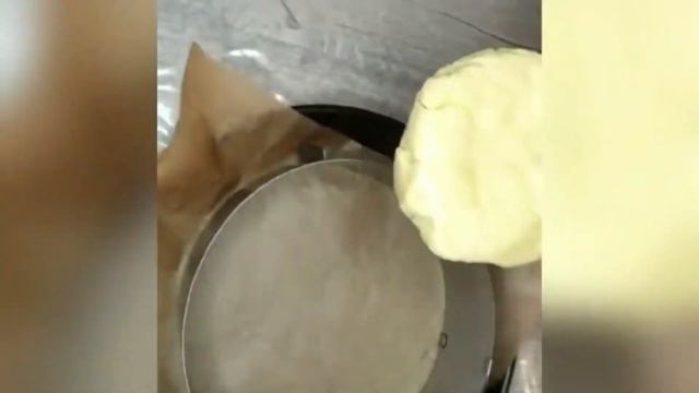 ЕҢ ДӘМДІ ШИЕ ҚОСЫЛҒАН СҮЗБЕЛІ ПИРОГ