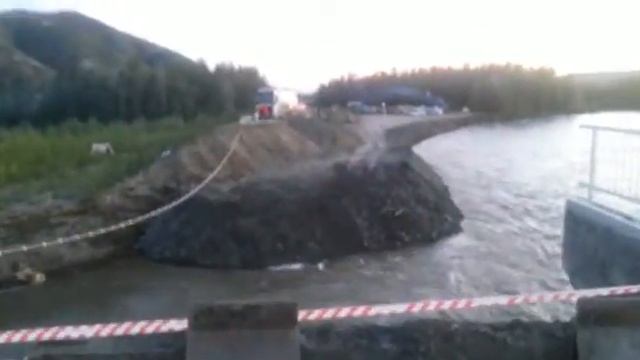Движение на федеральной автодороге Колыма парализовано смотреть онлайн