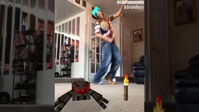 Me when I see a spider in Minecraft смотреть онлайн