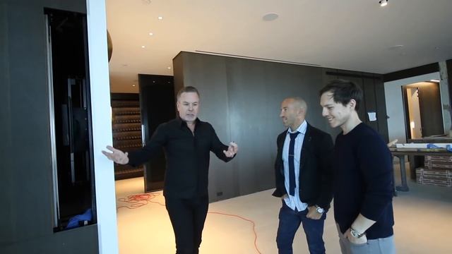 Touring a $44,000,000 Mansion in the Hollywood Hills смотреть онлайн
