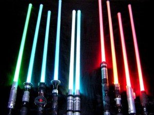 Фанатский миф световой меч может сделать только джедай или ситх.