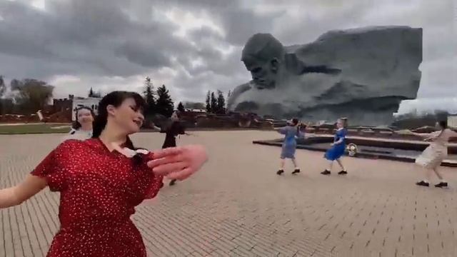 Вальс Победы. Исполняет Образцовый хореографический ансамбль "Весна" смотреть онлайн