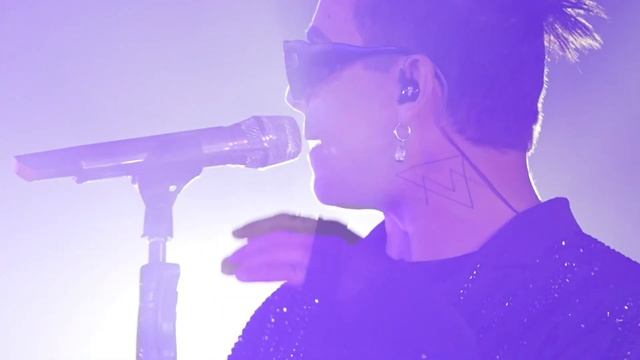 MELOVIN - Hooligan (Christmas bang live show) смотреть онлайн