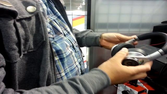 Beats Audio Executive & Beats Studio Headphones DJ смотреть онлайн