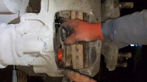 Шмитц, оси SAF замена р/к толкателелей (пыльник-пятак) не снимая суппорта.