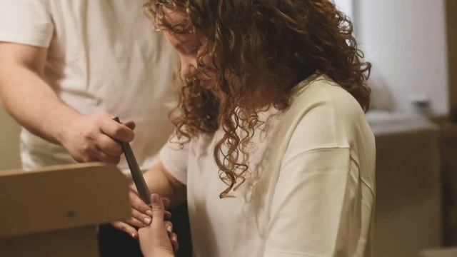 Ребята создают обручальные кольца СО СМЫСЛОМ своими руками! смотреть онлайн