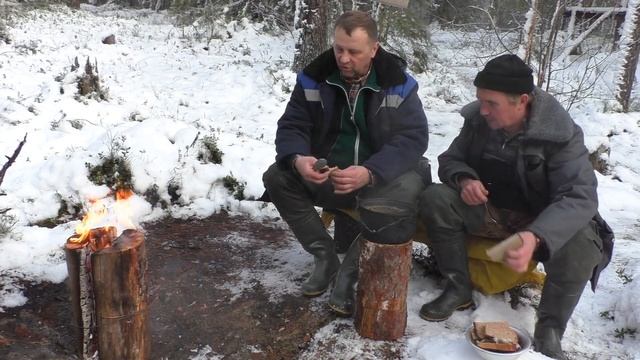 Рыбалка в ноябре, на лесном озере в Карелии. Уха на скандинавской свече. смотреть онлайн