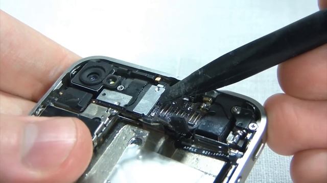 Чистка залитого iPhone 4 смотреть онлайн