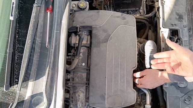 Renault Clio 4 carcasse Air Filter. démontage et montage 2012-2018 - هيكل فلتر الهواء تفكيك وتركيب смотреть онлайн