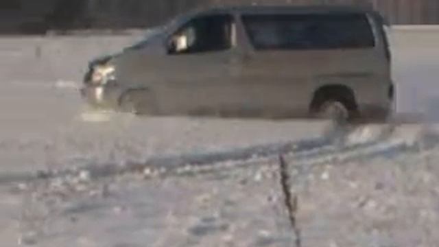 Nissan Elgrand бездорожье.mp4 смотреть онлайн