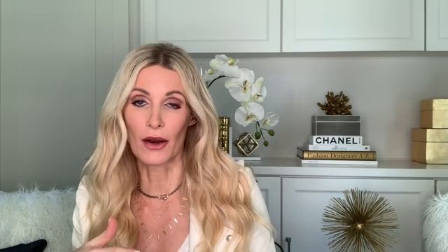 10 STYLE HACKS TO LOOK CHIC IN A HURRY | FASHION OVER 40 смотреть онлайн