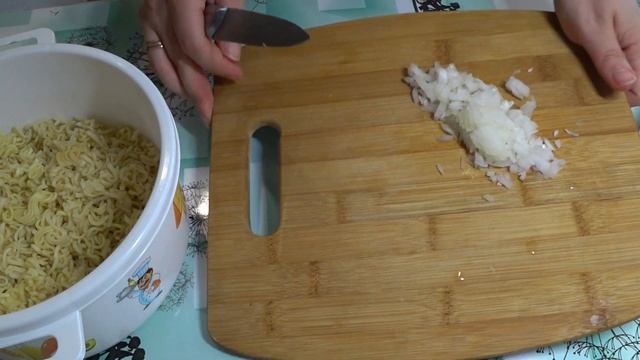 Салат из лапши быстрого приготовления. Быстрый студенческий салат? смотреть онлайн