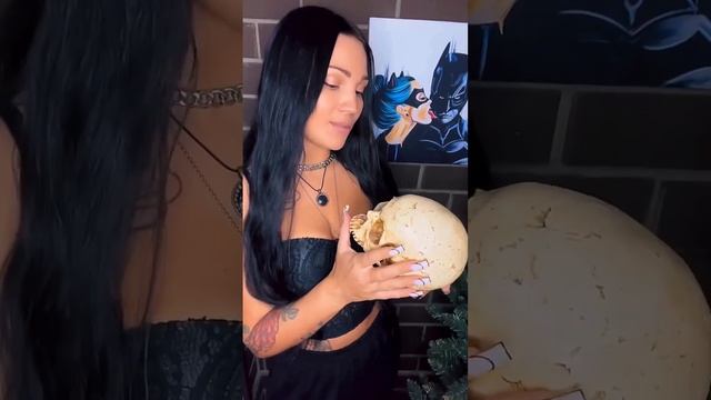 Алиса разговаривает с Алисой - Как не дать мужчине? смотреть онлайн