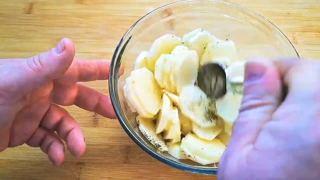 Очень СОЧНАЯ и ВКУСНАЯ куриная грудка в духовке. Хоть на праздничный стол, хоть на каждый день! смотреть онлайн