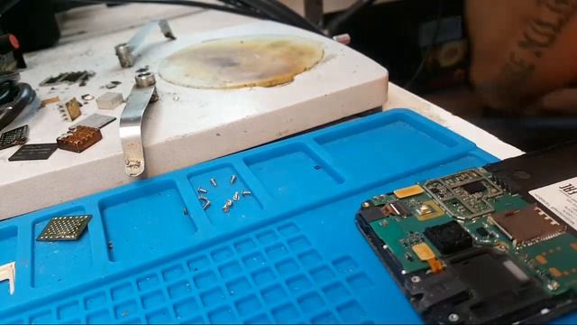 Samsung J1 Не Вкл