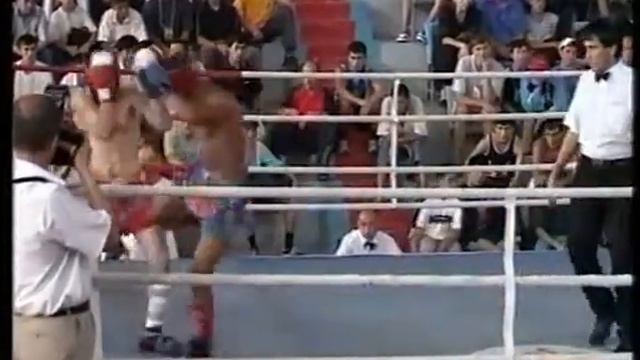 Спорт. Кикбоксинг. Ален Офойо-Максим Чураков. Чемпионат Азии 2003 г. смотреть онлайн