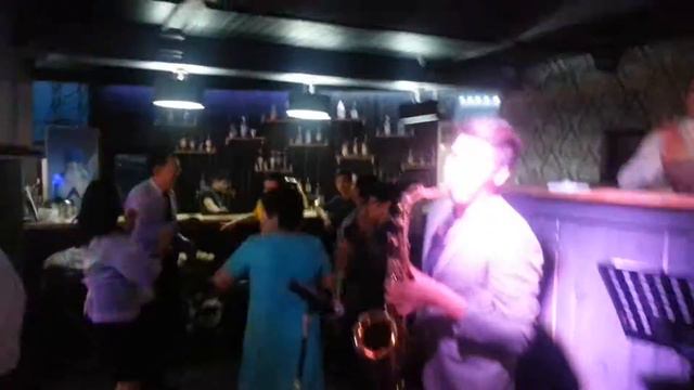 На свадьбе всех зажег JanSax !!! Ламбада на саксофоне смотреть онлайн