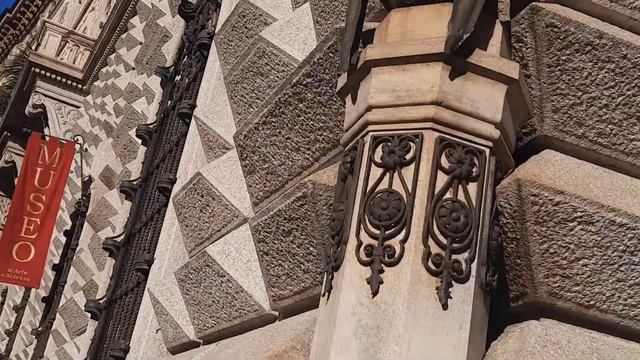 Кстати, Кастеллушко то Сфорцеско, тоже ведь не кастелло никакой , а так же как и "дома" не дома смотреть онлайн