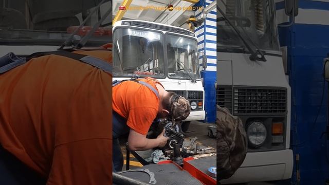 рубрика "на работе" ремонт кпп зил 130 с ПАЗика, вылетает 5 передача, гудит и гремит. смотреть онлайн