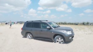 Ленд Крузер 200 на песке ,