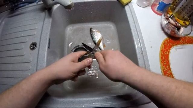 Лайф-Хак недели))) как чистить икренную рыбу смотреть онлайн