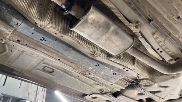 Ford Mondeo - дребезг в банке, убрали резонатор и вывели на трубе смотреть онлайн