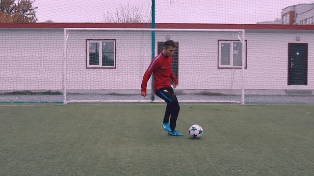 ЛУЧШИЙ СПОСОБ ОБЫГРАТЬ И ЗАБИТЬ ГОЛ В ФУТБОЛЕ, ОБУЧЕНИЕ смотреть онлайн